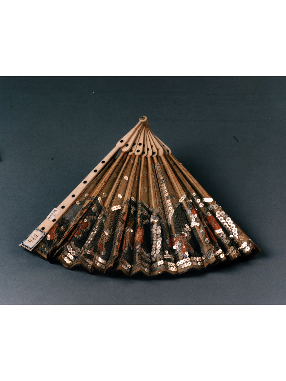 motivi decorativi vegetali (ventaglio) - manifattura francese (inizio sec. XIX)