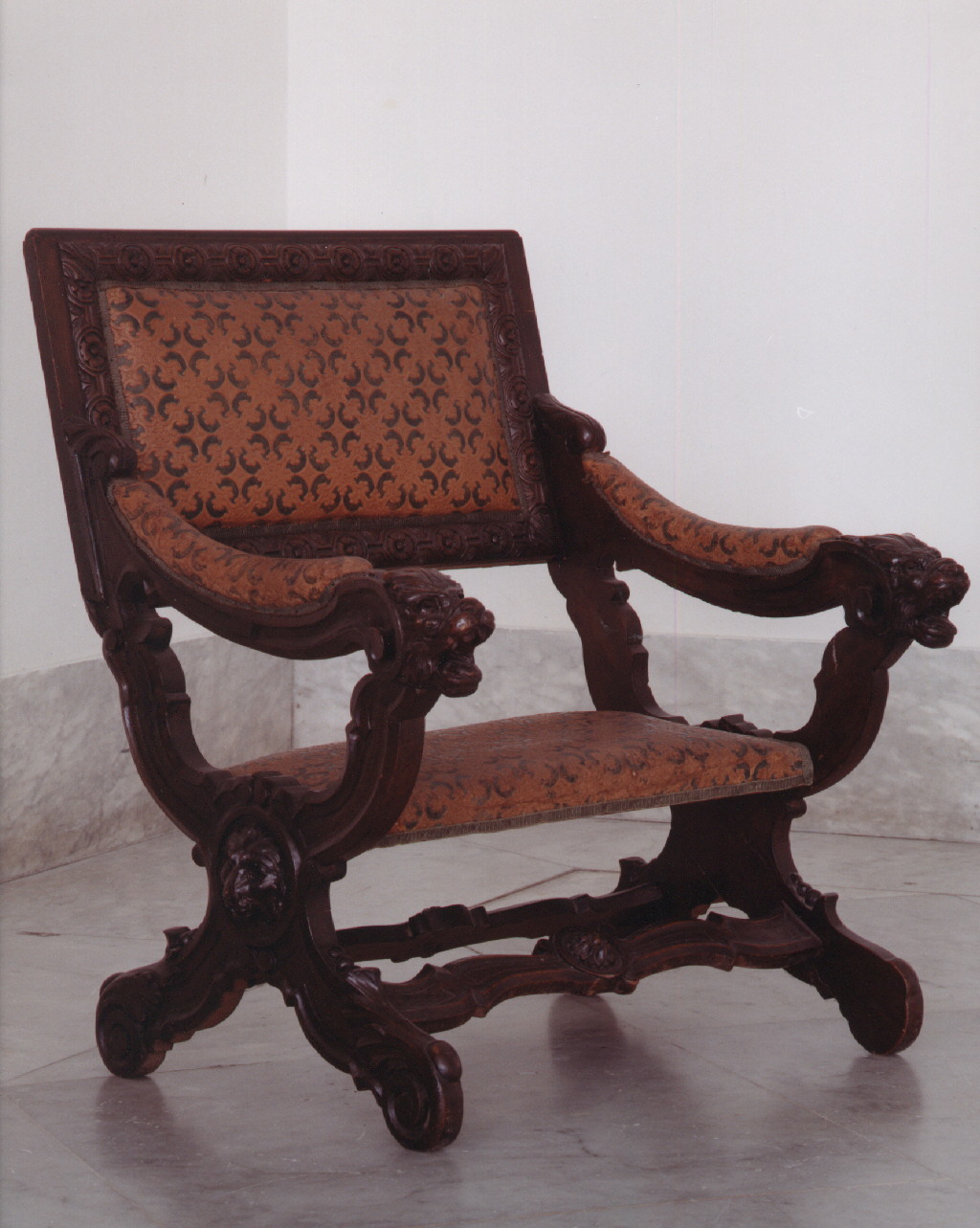 motivi decorativi geometrici e vegetali stilizzati (poltroncina) - manifattura napoletana (sec. XIX)