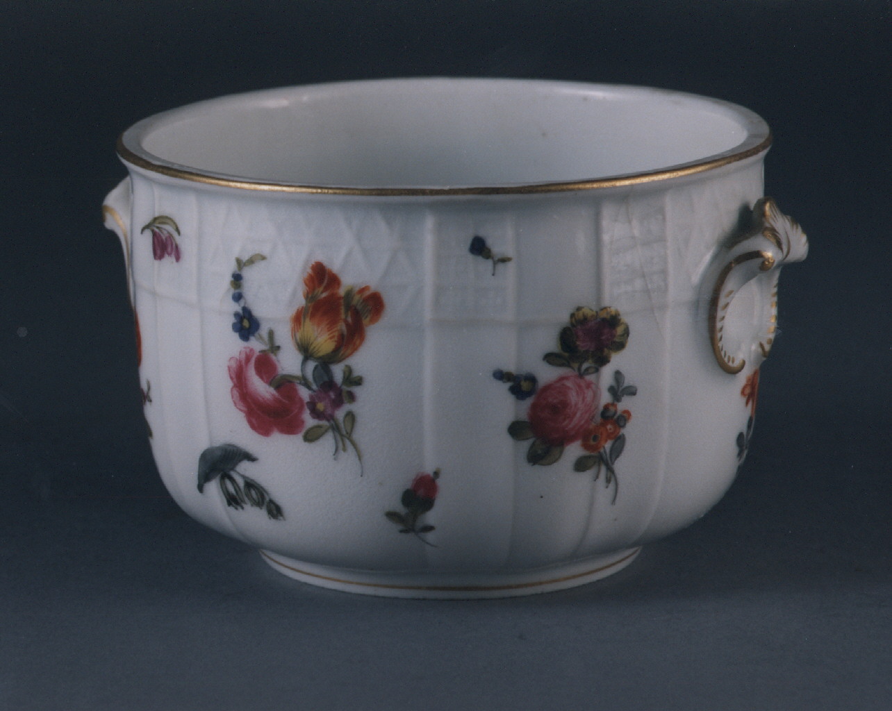 motivi decorativi floreali (coppetta) - manifattura viennese (terzo quarto sec. XVIII)