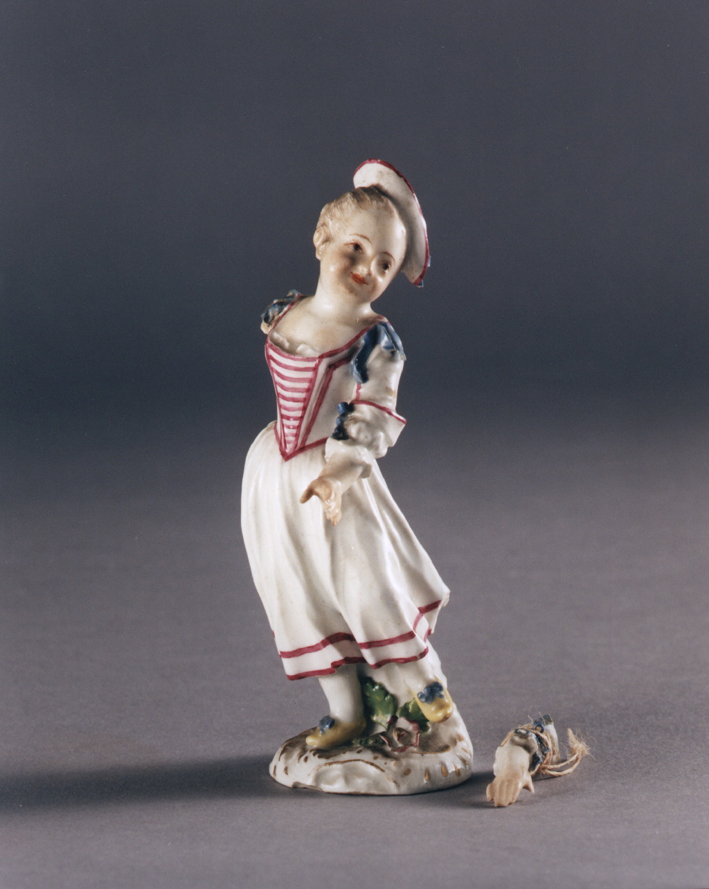 bambina (statuetta) di Kaendler Johann Joachim - manifattura di Meissen (sec. XVIII)