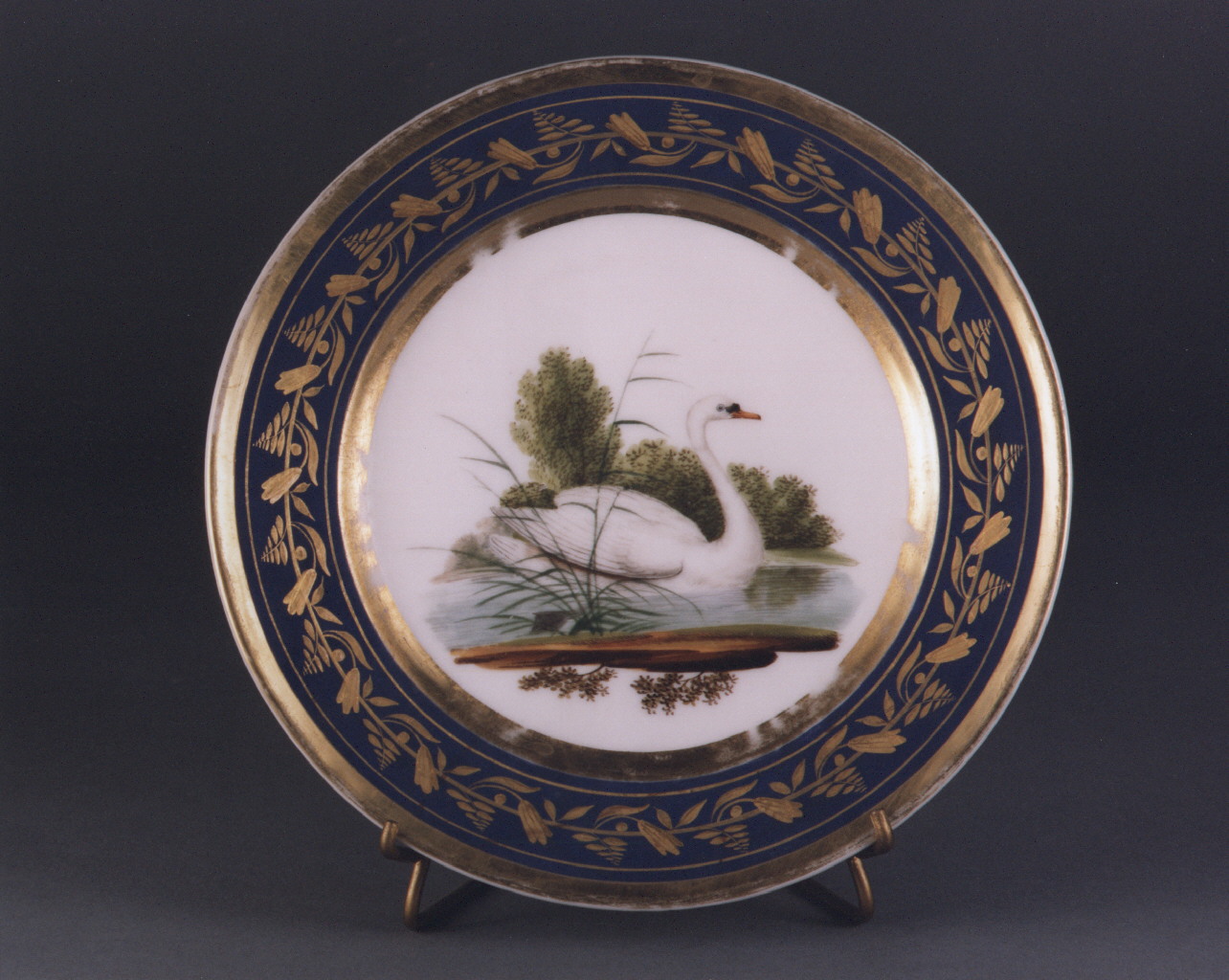 motivi decorativi floreali (piatto) - manifattura francese (sec. XIX)