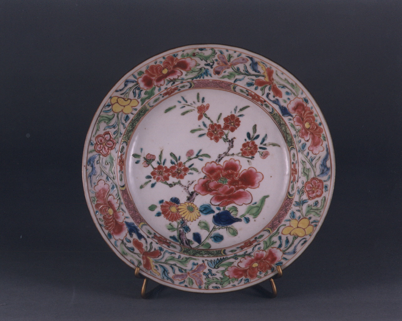 motivo decorativo floreale (piatto) - manifattura cinese (sec. XVIII)