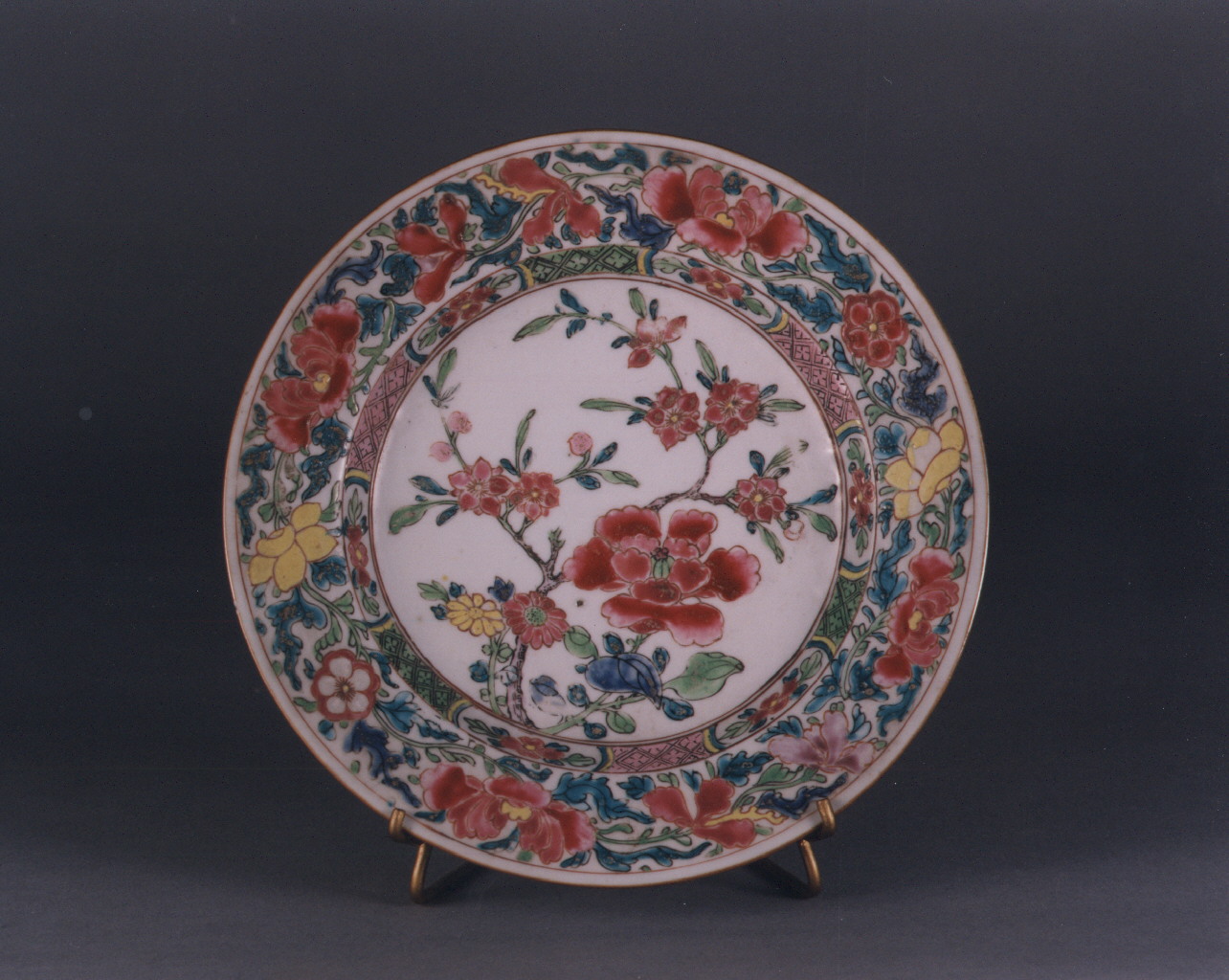 motivo decorativo floreale (piatto) - manifattura cinese (sec. XVIII)