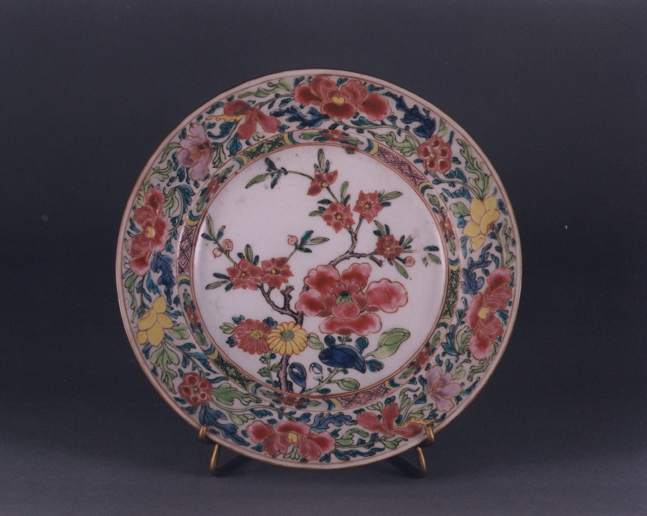 motivo decorativo floreale (piatto) - manifattura cinese (sec. XVIII)