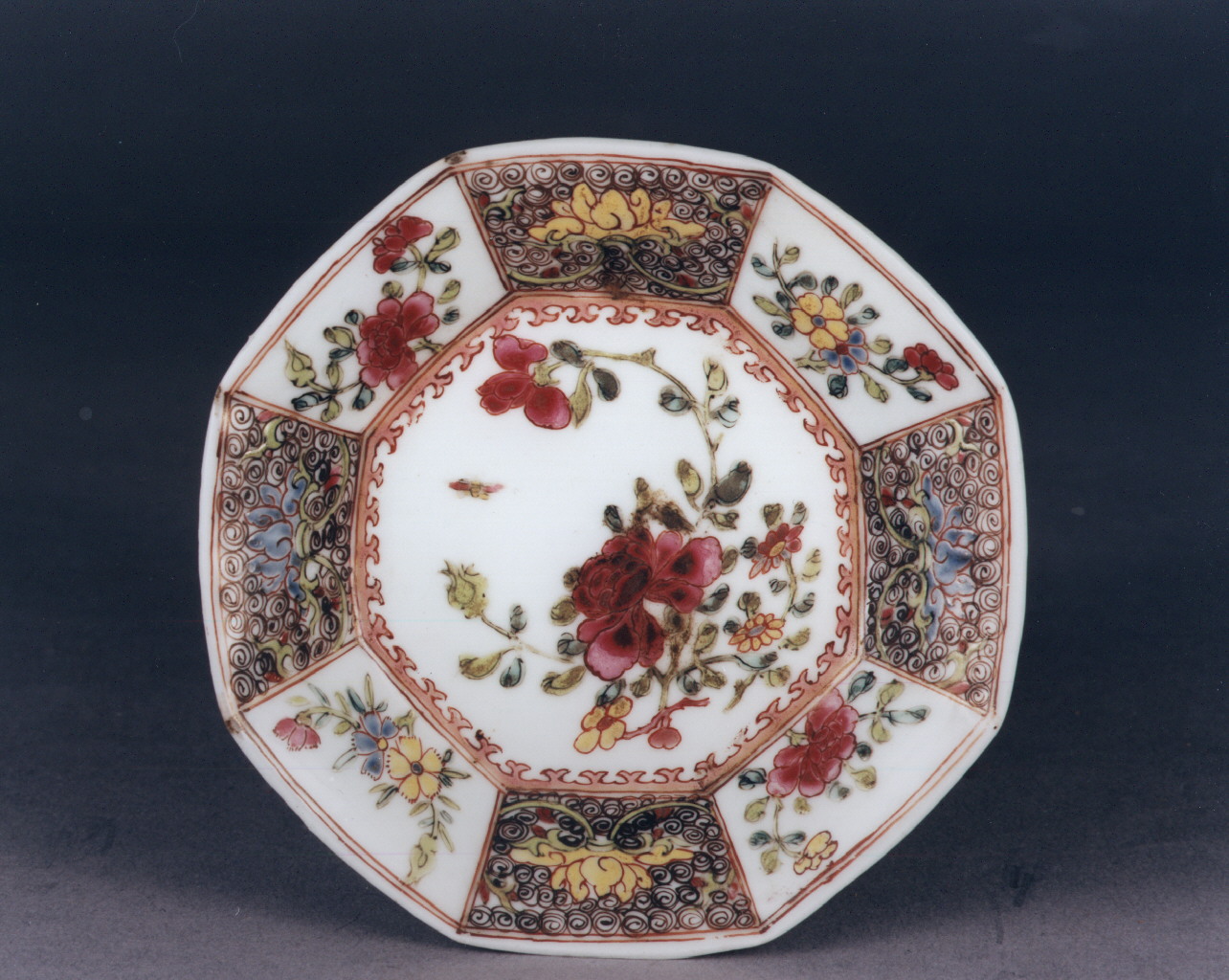 motivi decorativi floreali (piattino, serie) - manifattura cinese (sec. XVIII)