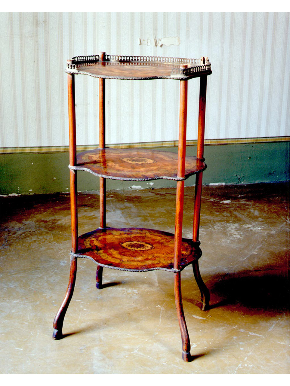 motivo decorativo floreale (étagère) - bottega napoletana (ultimo quarto sec. XIX)