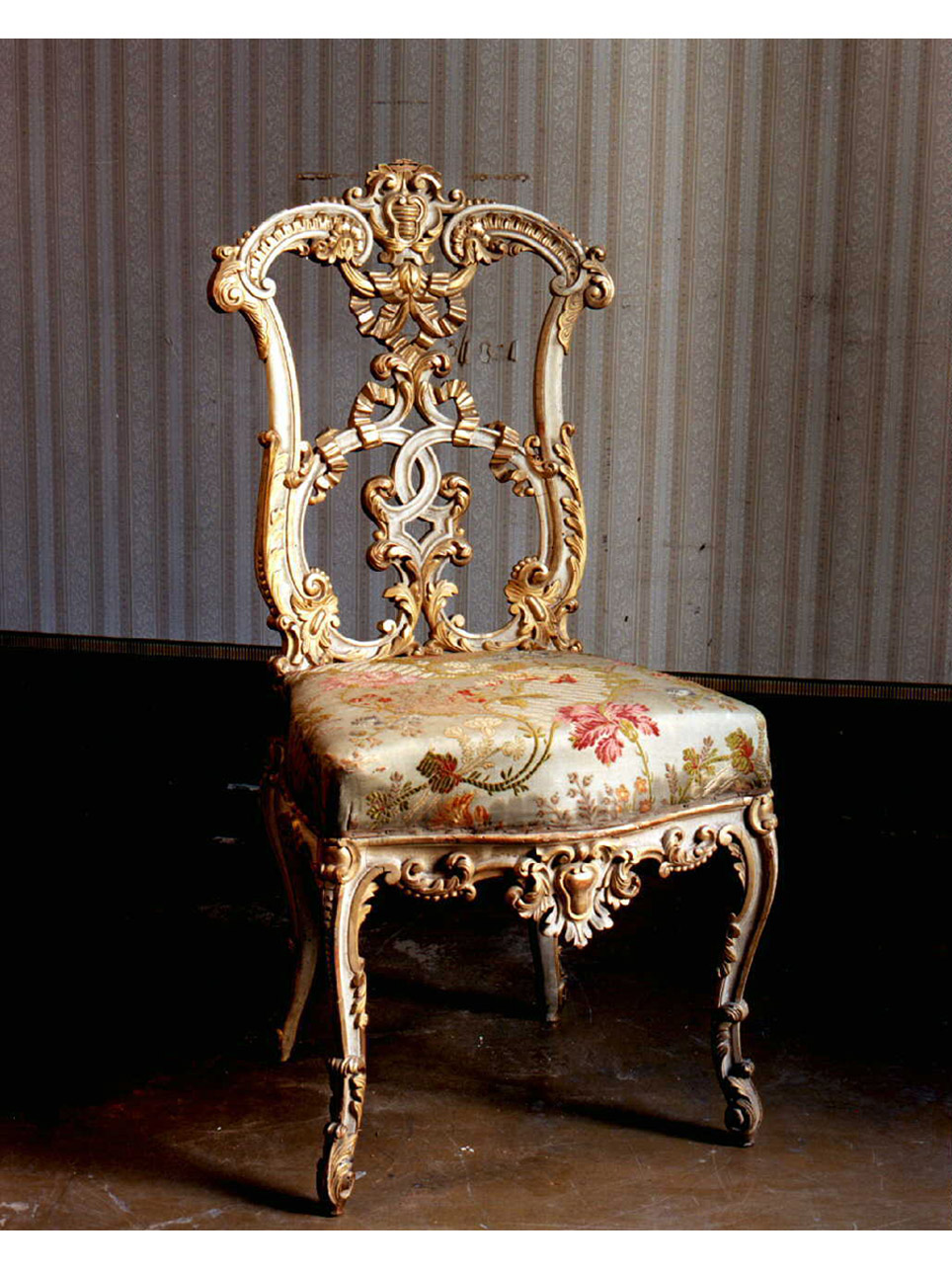 motivi decorativi floreali (sedia) - manifattura di San Leucio, bottega napoletana (ultimo quarto sec. XIX)