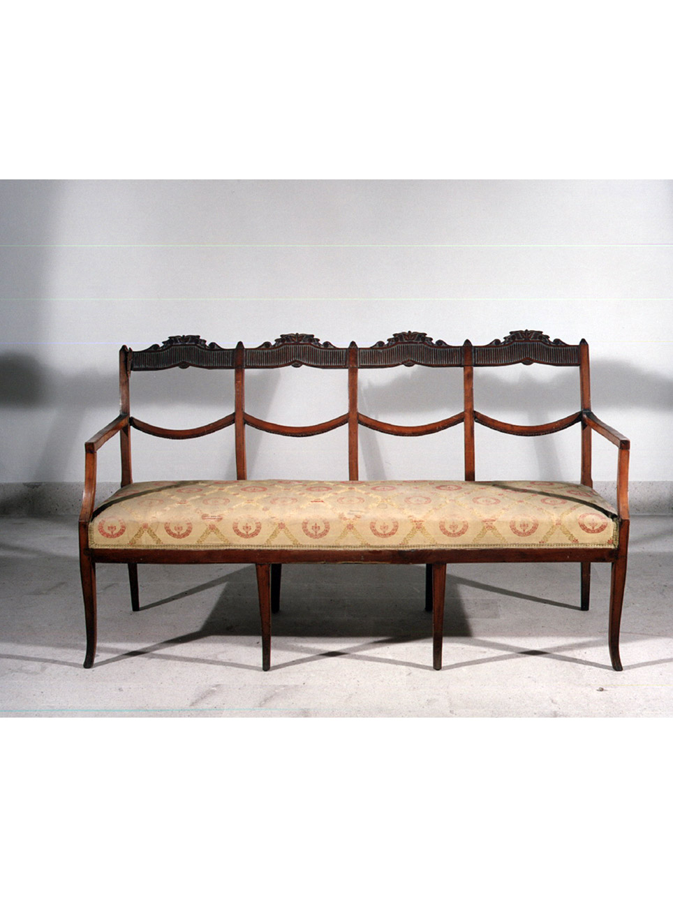 motivi decorativi vegetali (divano) - manifattura di San Leucio, bottega napoletana (primo quarto, secondo quarto sec. XIX, sec. XX)