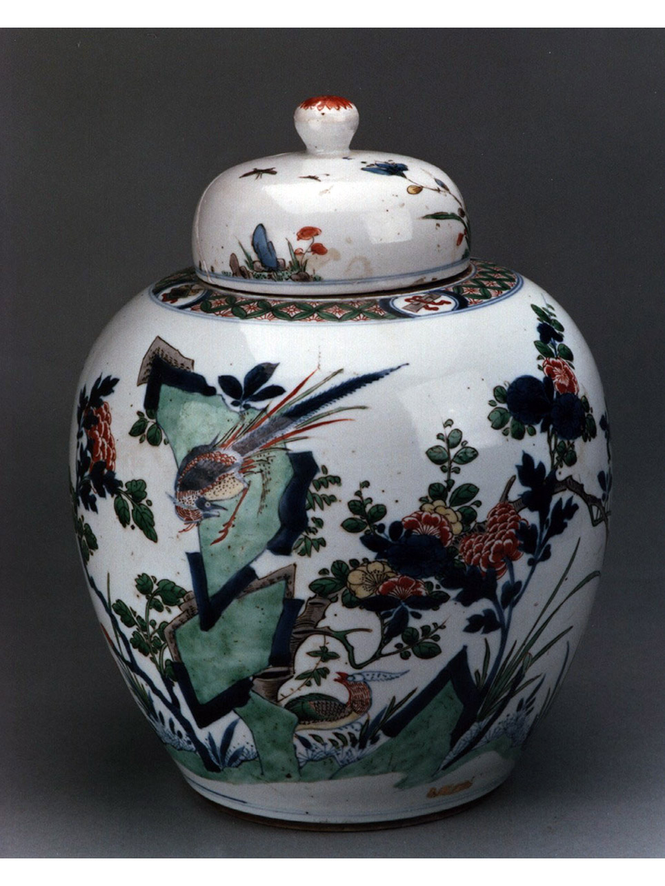 motivi decorativi vegetali (vaso) - manifattura cinese (sec. XVII)