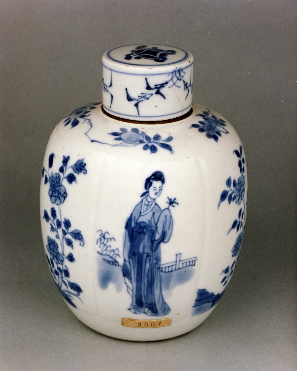 motivi decorativi floreali (vasetto) - manifattura cinese (secc. XVII/ XVIII)