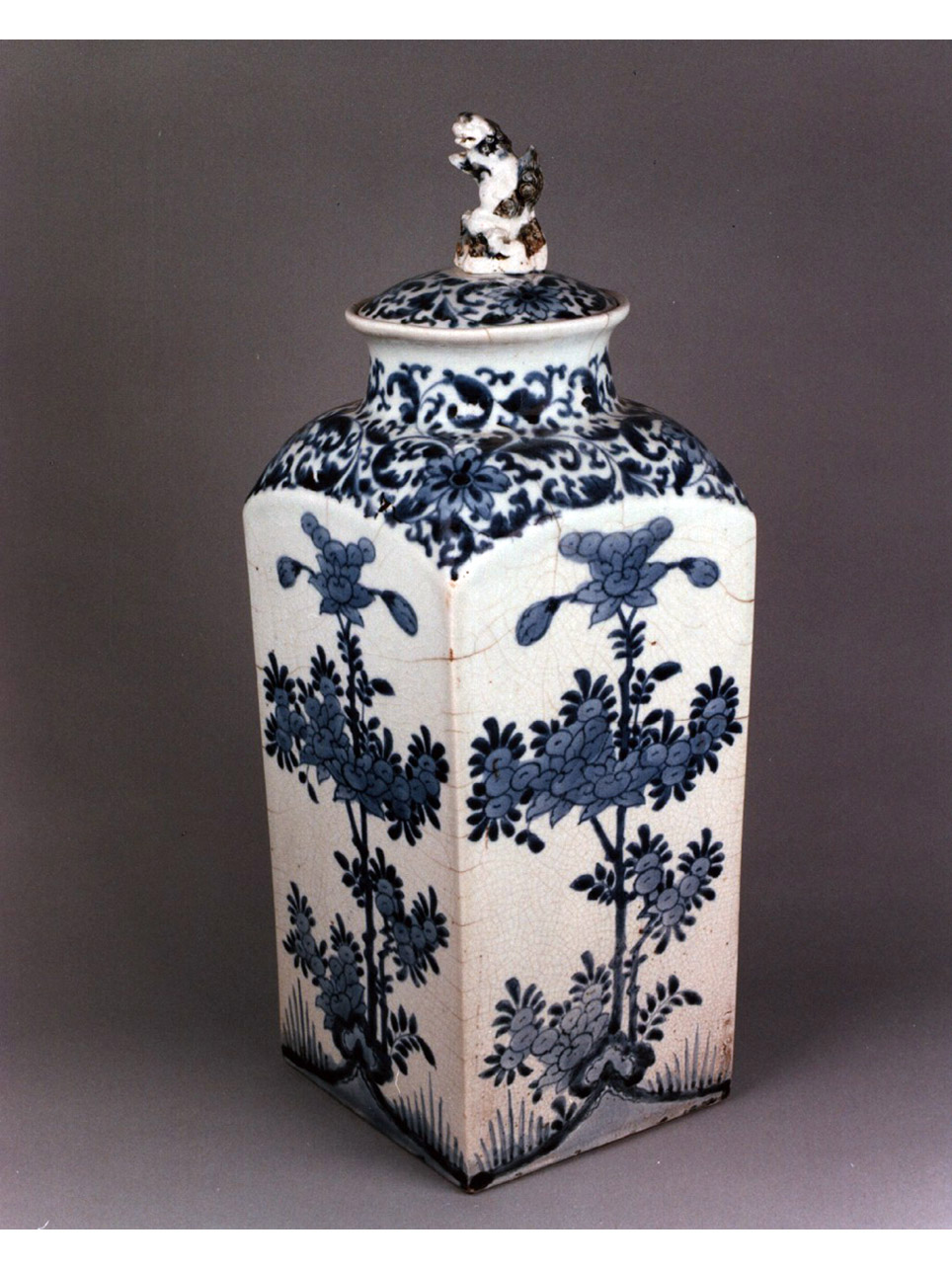 motivi decorativi vegetali (vaso) - manifattura giapponese (seconda metà sec. XVII)