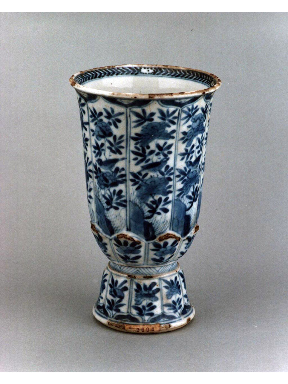 motivi decorativi floreali (bicchiere) - manifattura cinese (secc. XVII/ XVIII)