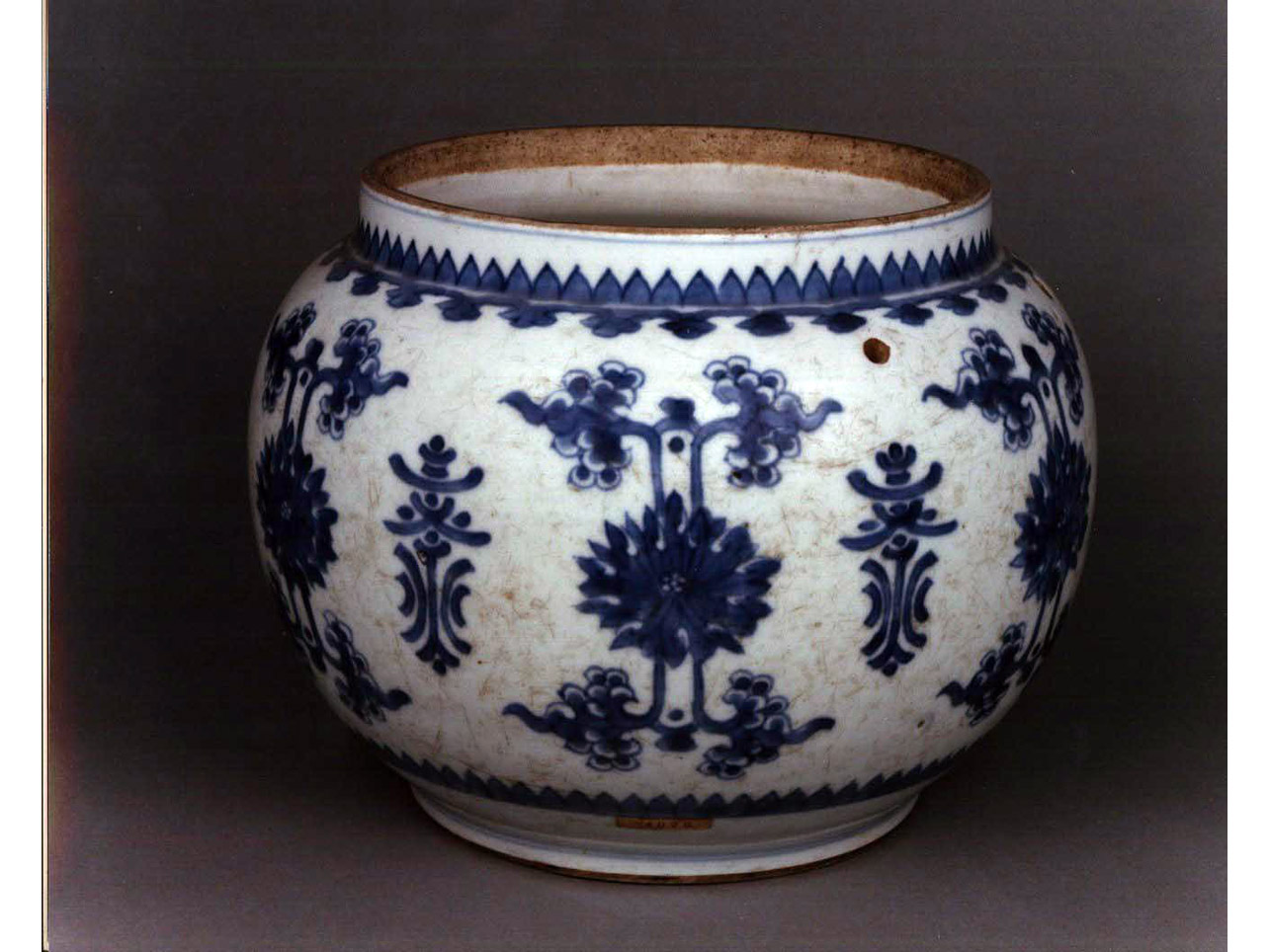 motivi decorativi vegetali stilizzati (vaso) - manifattura cinese (sec. XVIII)