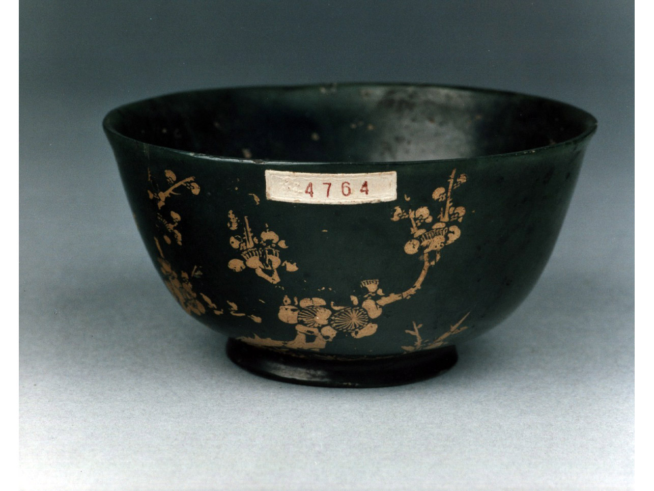 motivi decorativi floreali (coppetta) - manifattura cinese (sec. XVIII)