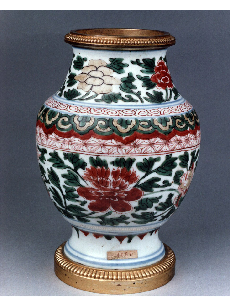 motivi decorativi vegetali e animali (orciolo) - manifattura cinese, produzione europea (metà sec. XVII)