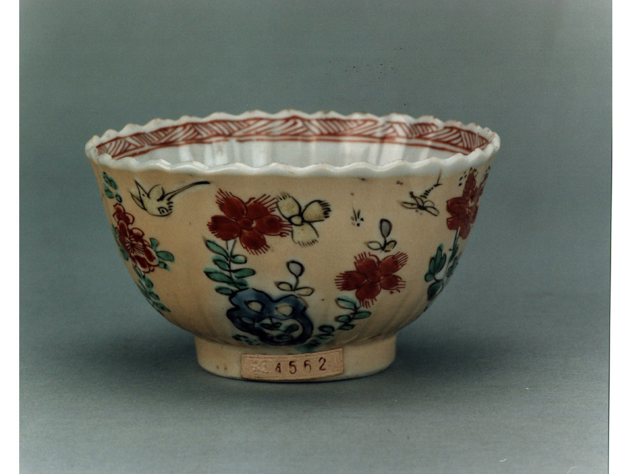 motivi decorativi floreali (tazzina) - manifattura cinese (sec. XVIII)