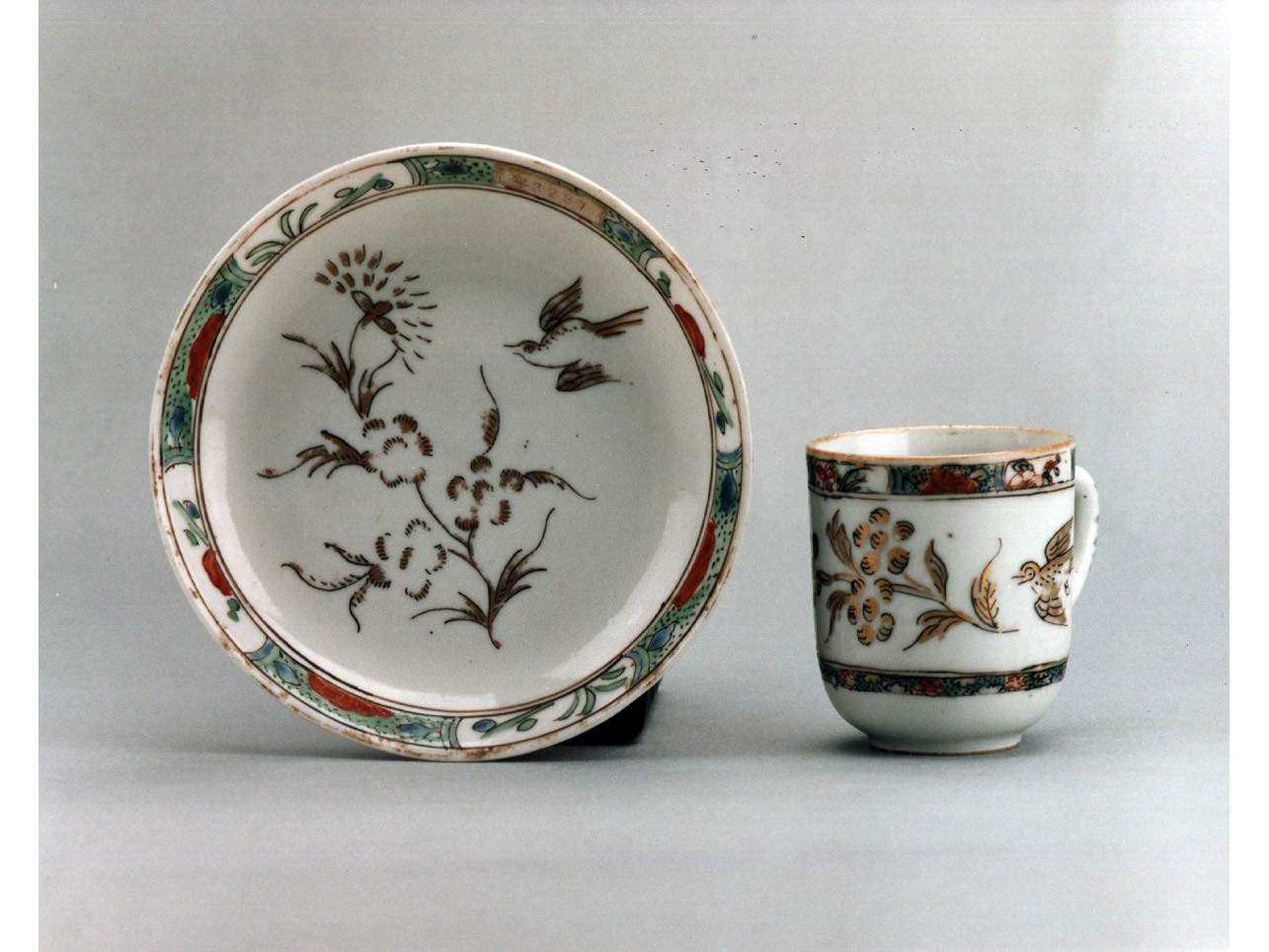 motivi decorativi vegetali e animali (piattino) - manifattura cinese (sec. XVIII)