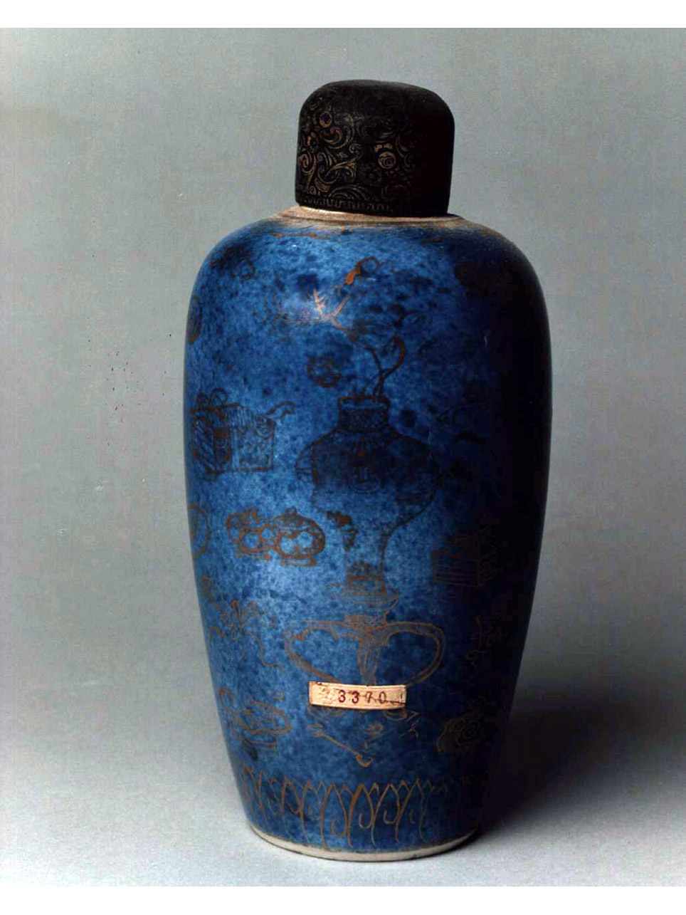 natura morta/ motivi decorativi floreali (vasetto) - manifattura cinese (primo quarto sec. XVIII)