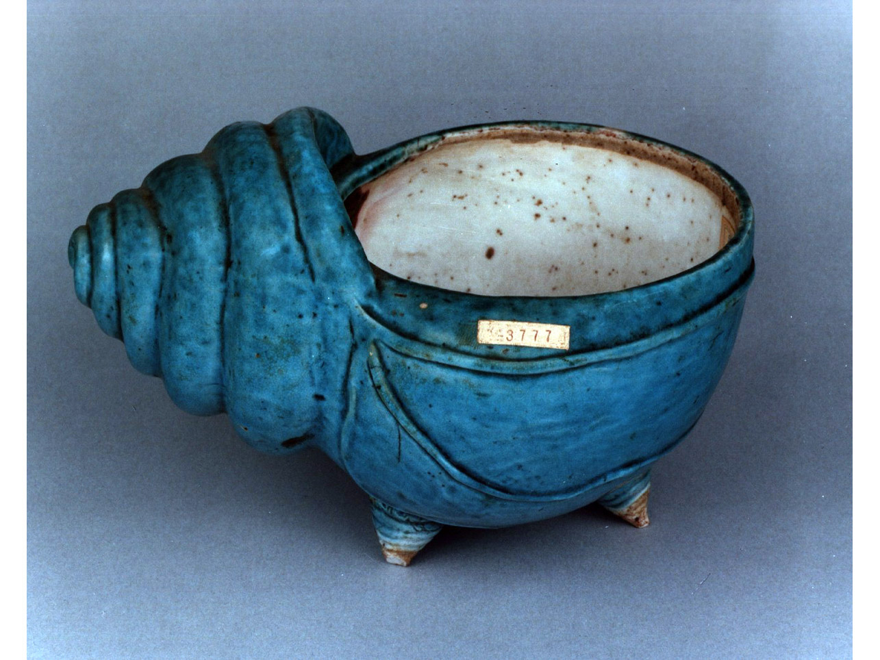 conchiglia (coppa) - manifattura cinese (primo quarto sec. XVIII)