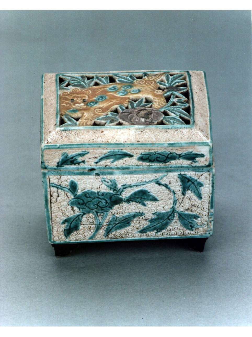 motivi decorativi vegetali e animali (scatola) - manifattura cinese (sec. XVIII)