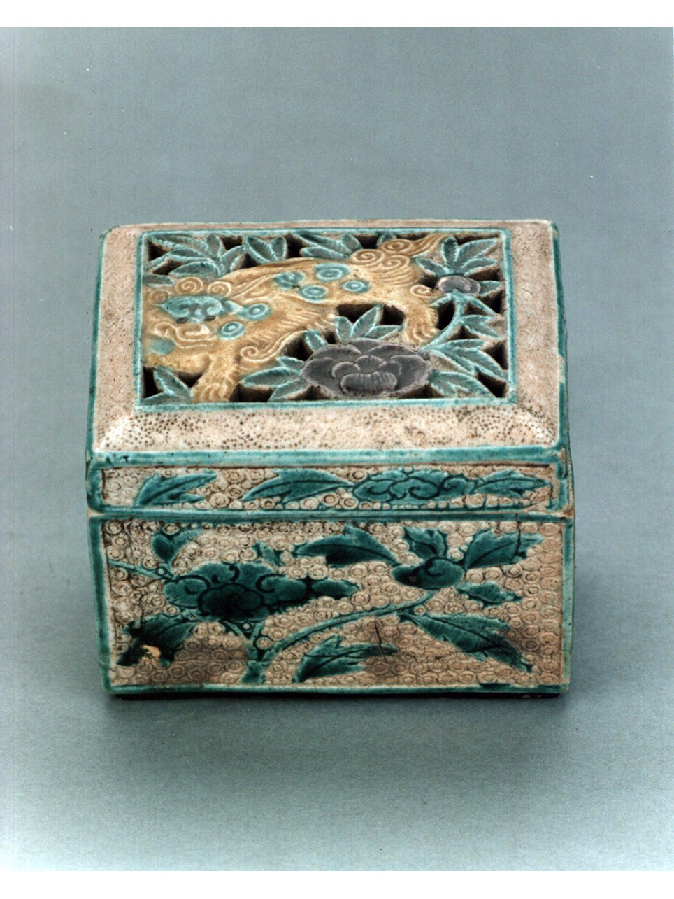 motivi decorativi vegetali e animali (scatola) - manifattura cinese (sec. XVIII)