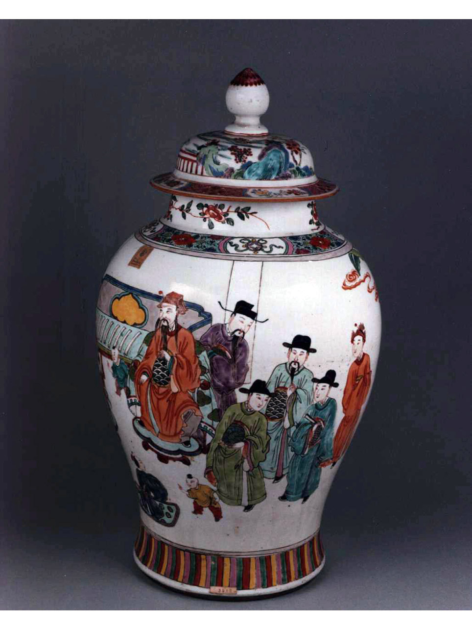 motivi decorativi geometrici e vegetali (vaso) - manifattura cinese (sec. XVIII)