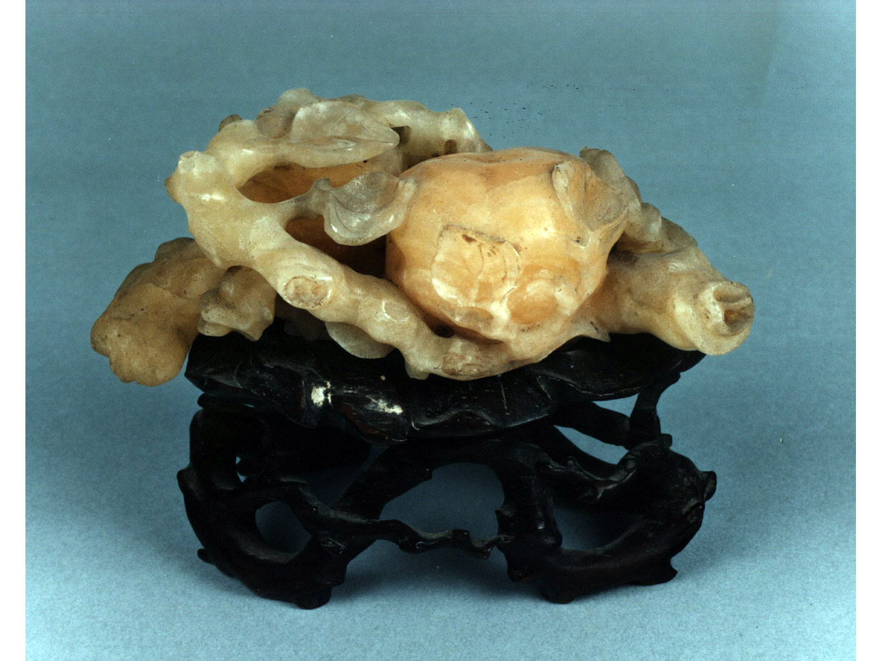 ramo con frutti (soprammobile) - manifattura cinese (sec. XVIII)