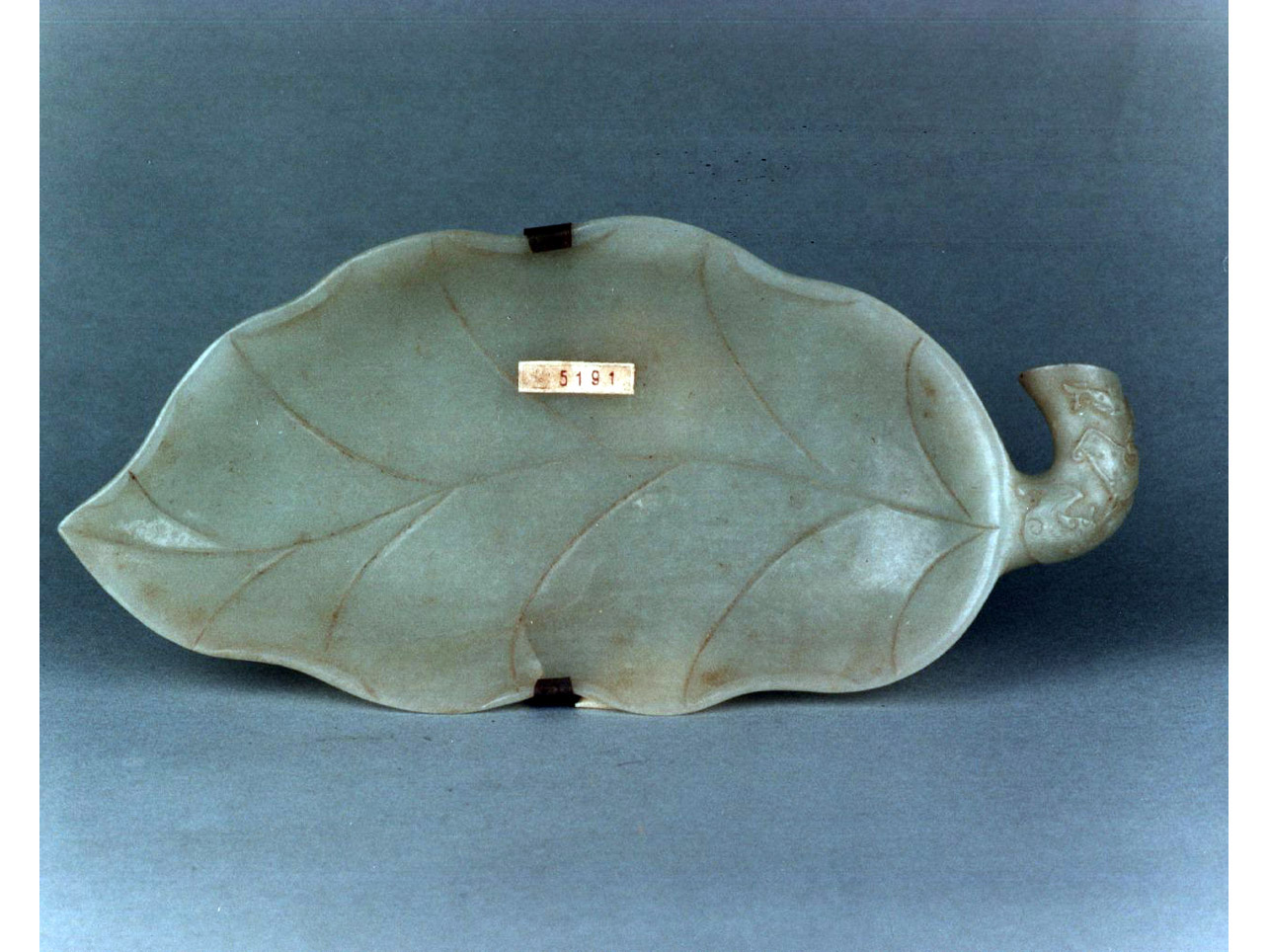 foglia (soprammobile) - manifattura cinese (sec. XVIII)