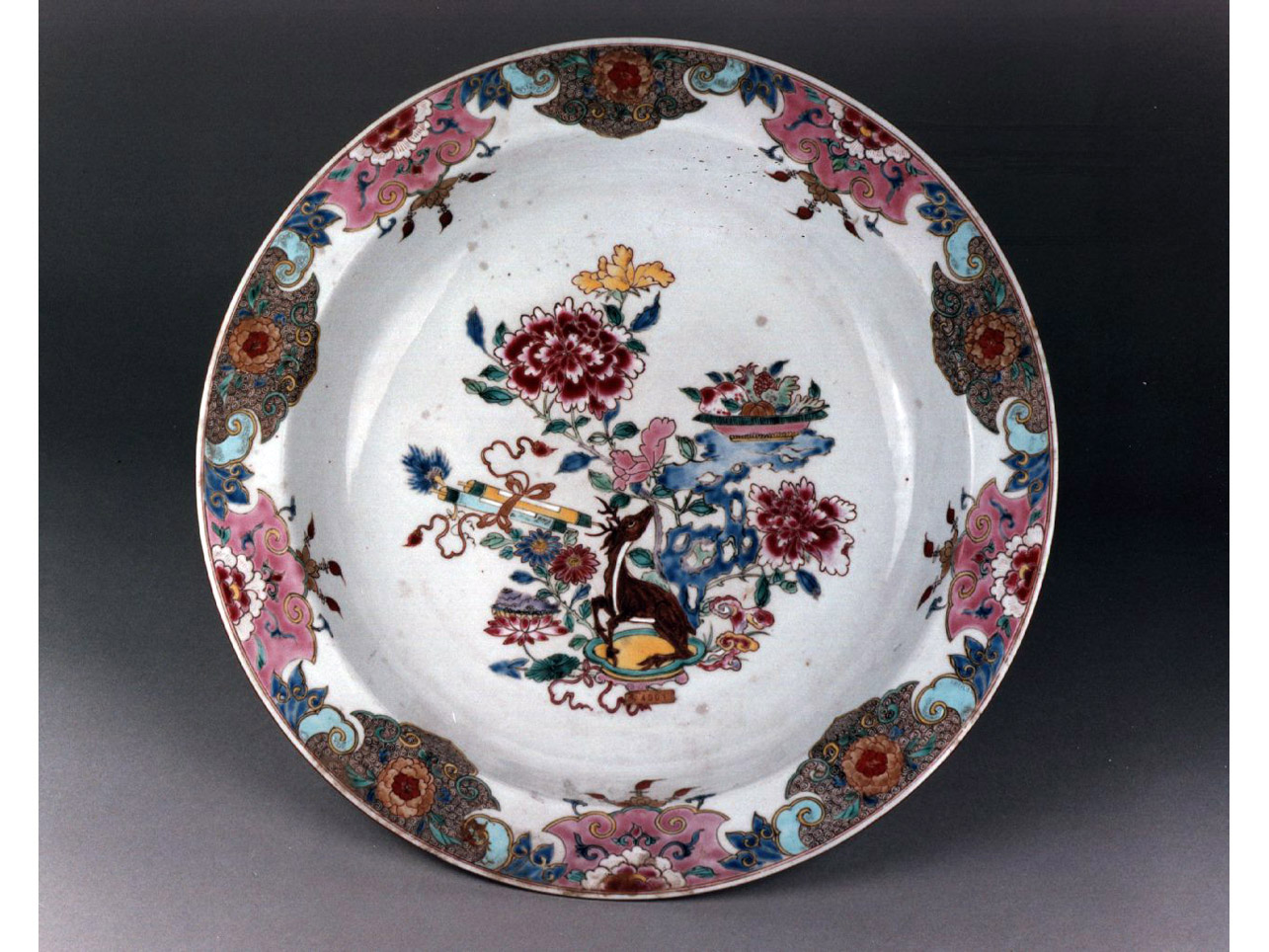 motivi decorativi floreali (bacile) - manifattura cinese (sec. XVIII)