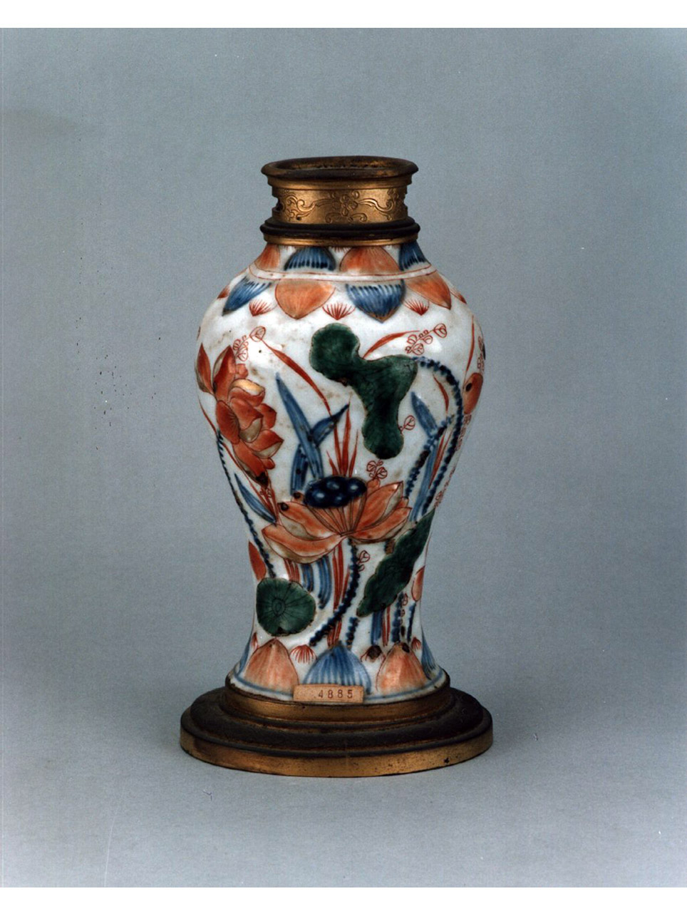 motivi decorativi vegetali (vasetto) - manifattura cinese, produzione europea (primo quarto sec. XVIII)