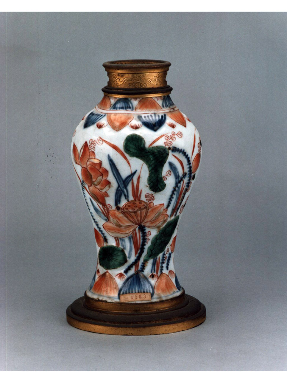 motivi decorativi vegetali (vasetto) - manifattura cinese, produzione europea (primo quarto sec. XVIII)