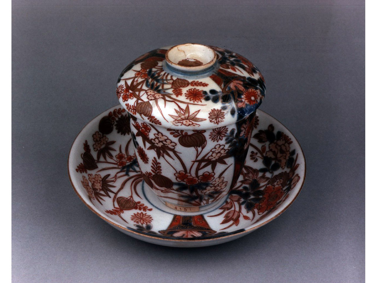 motivi decorativi geometrici e vegetali (tazza) - manifattura di Arita (sec. XVIII)