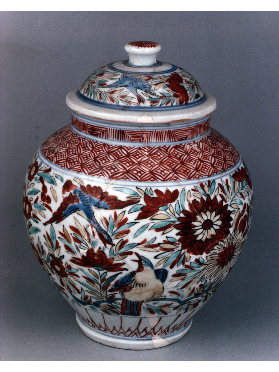 motivi decorativi vegetali e animali (vaso) - manifattura di Arita (sec. XVII)