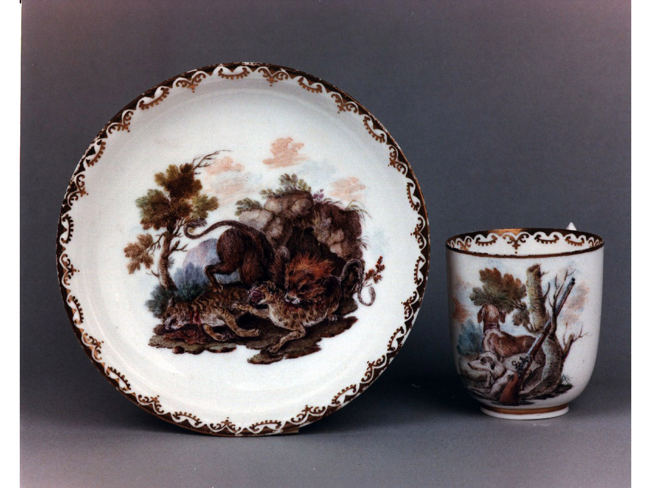 scena di caccia/ motivi decorativi (servizio da caffè, insieme) - manifattura di Capodimonte (sec. XVIII)