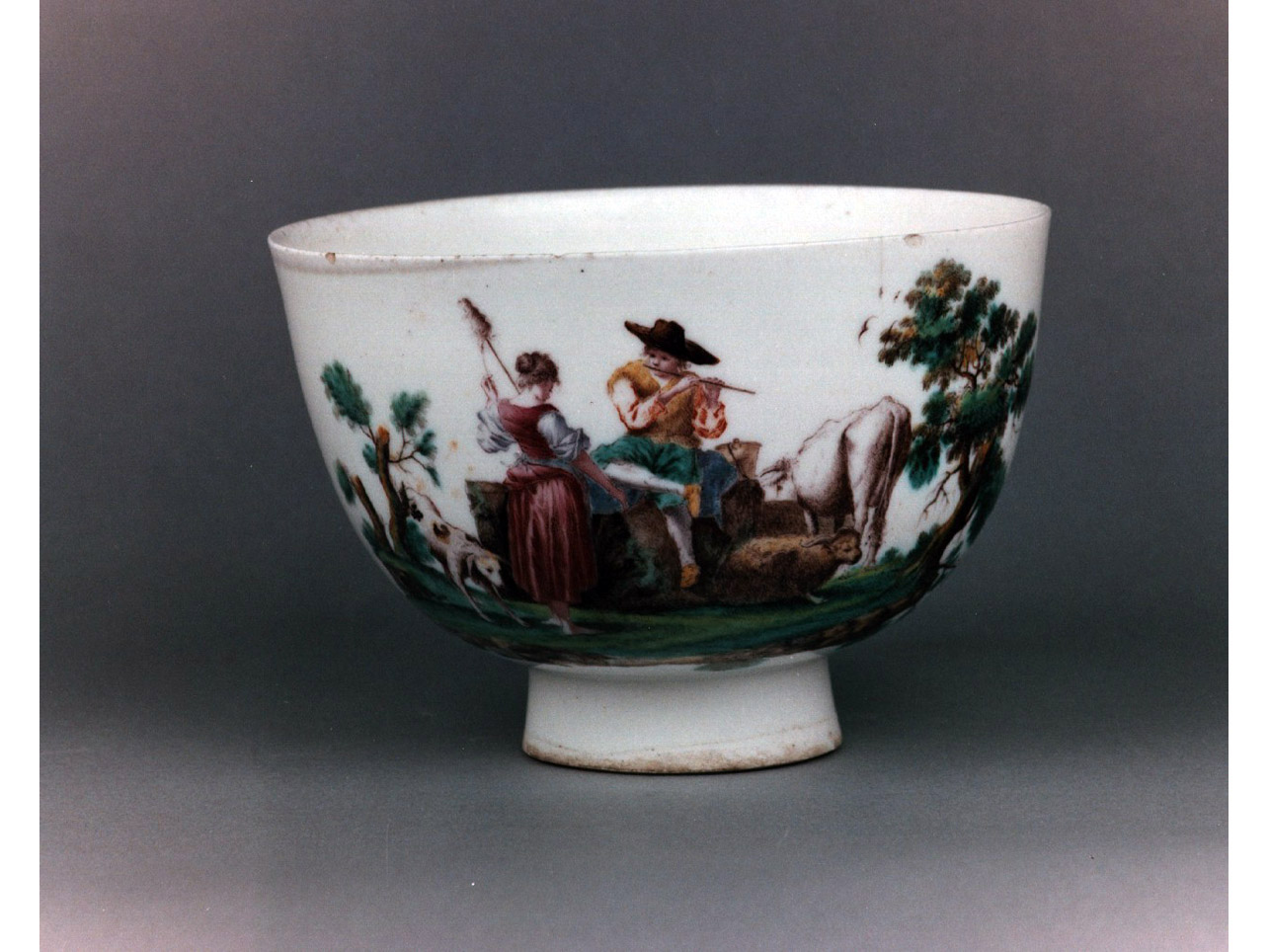 scena campestre con figure (coppa) di Caselli Giovanni (sec. XVIII)