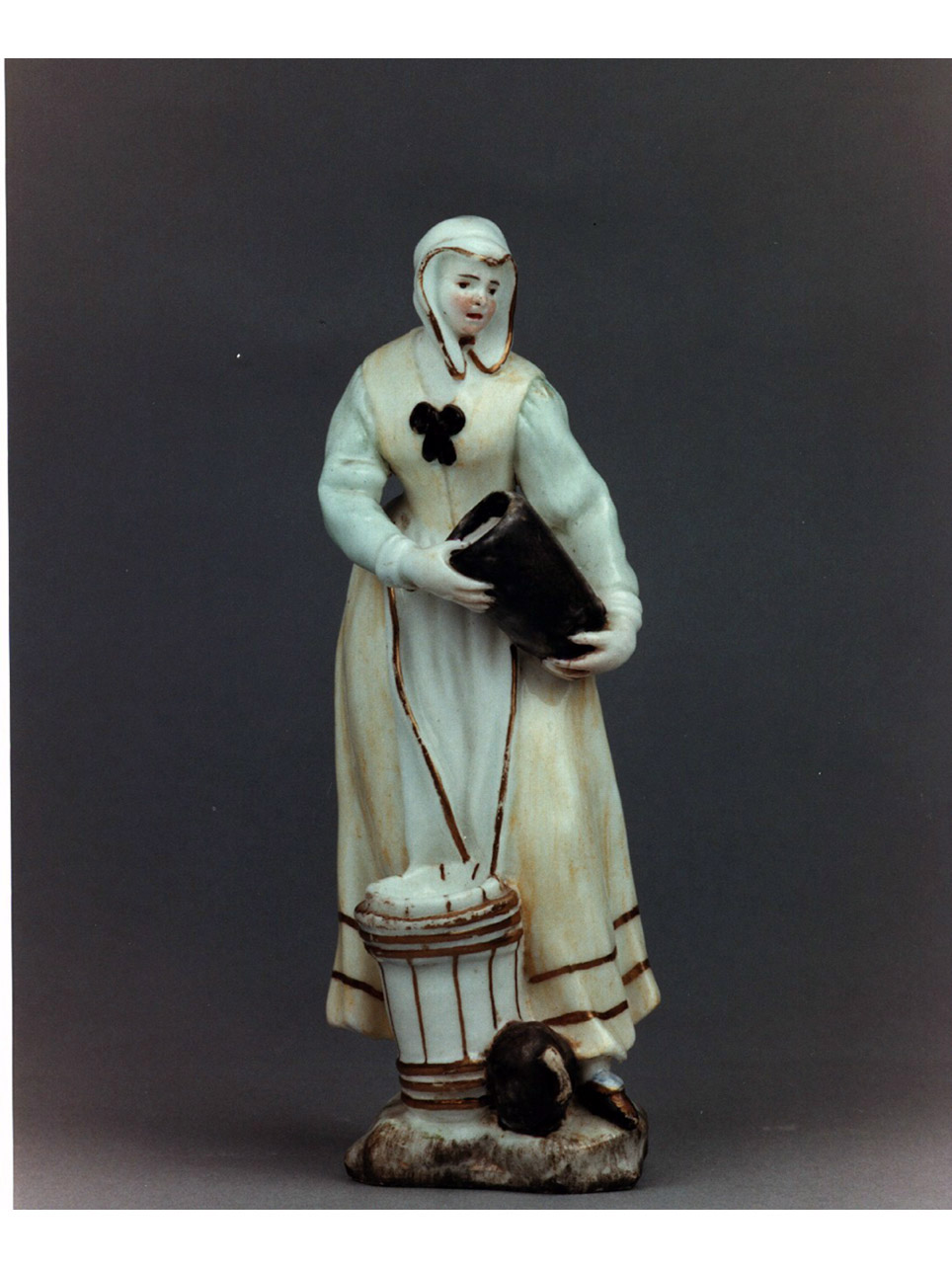 figura femminile (statuetta) - manifattura di Capodimonte (sec. XVIII)