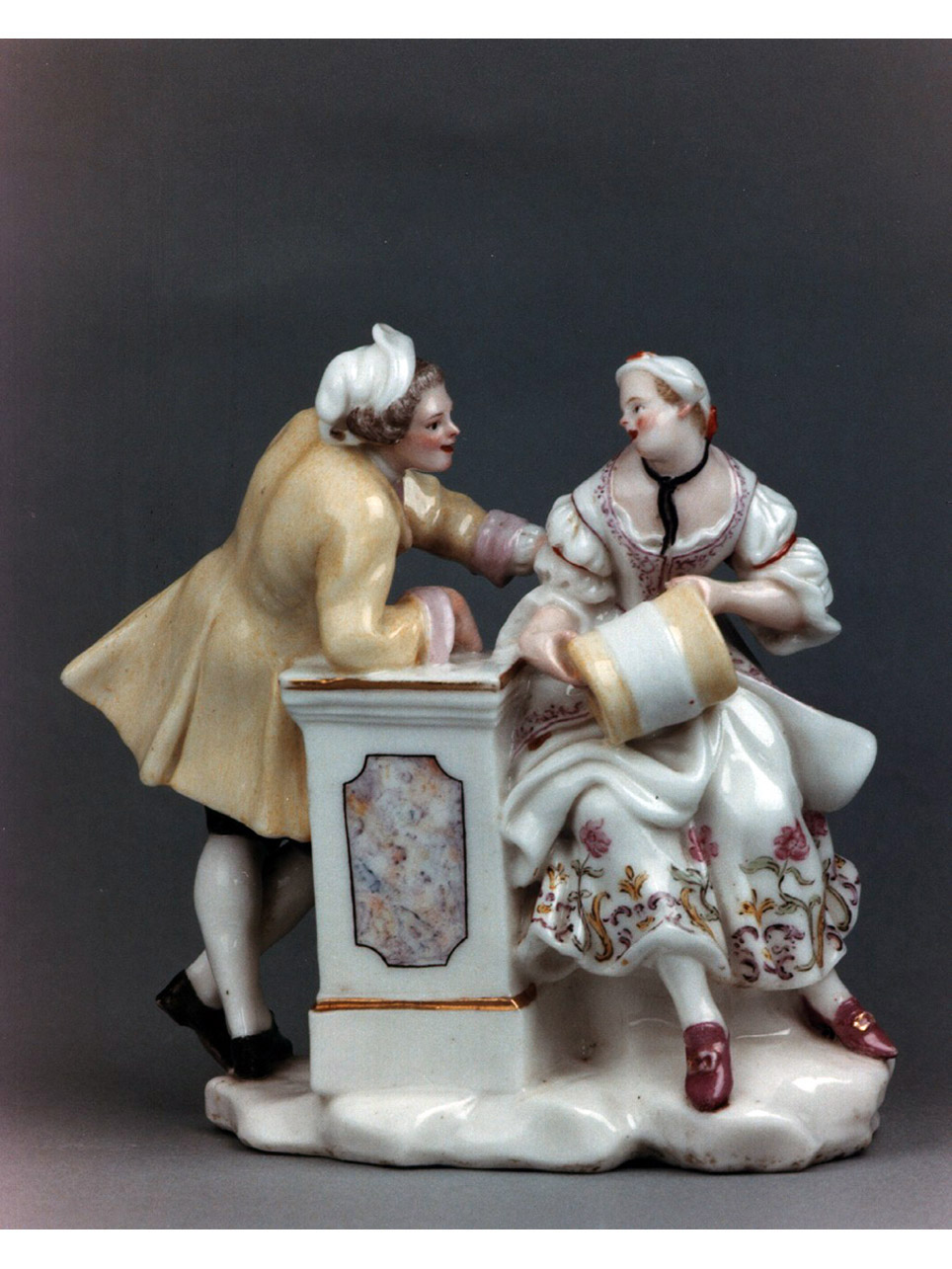 giovani amanti (scultura miniaturistica) di Gricci Giuseppe (sec. XVIII)