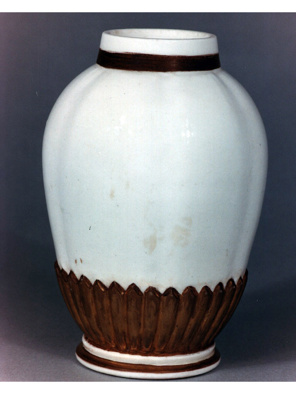 vaso - manifattura di Capodimonte (sec. XVIII)