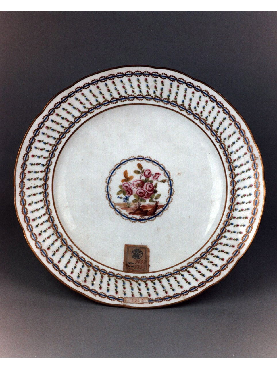 motivi decorativi floreali (piatto) di Vincent Henry-François, Cornailles Antoine Toussaint (sec. XVIII)