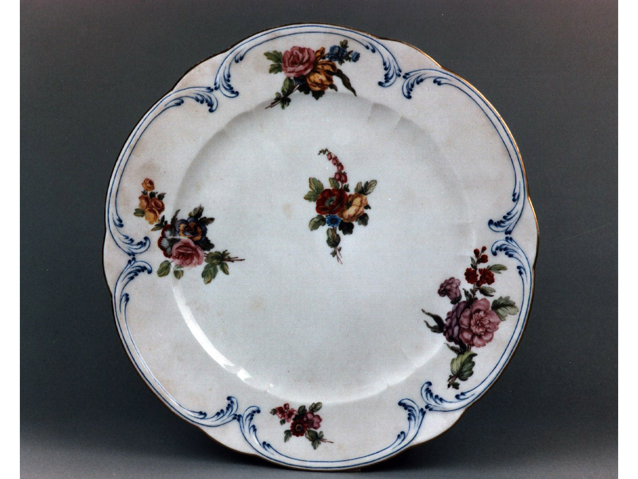 motivi decorativi floreali (piatto) - manifattura di Sèvres (sec. XVIII)