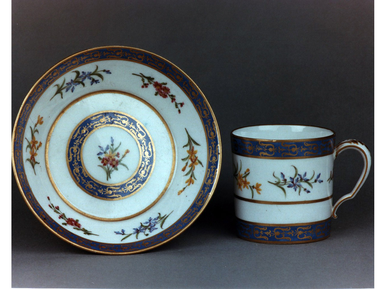 motivi decorativi floreali (tazza) di De La Roche Jacques-François-Louis (sec. XVIII)