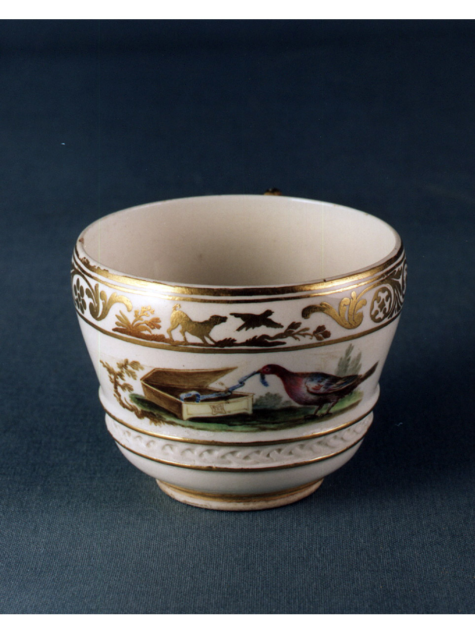 animali e uccelli (tazza) - Real Fabbrica di Napoli (sec. XVIII)