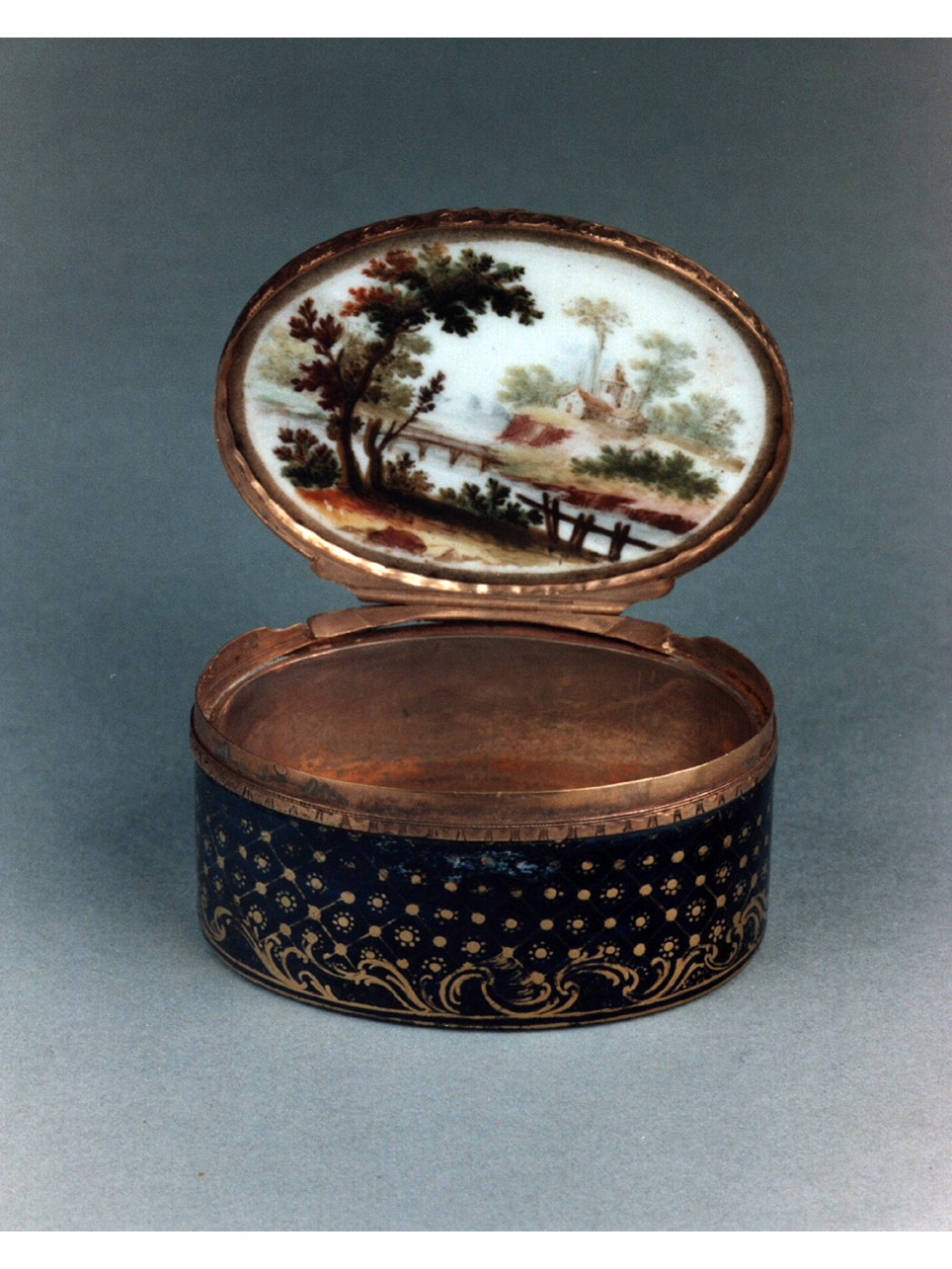 paesaggio con architetture (tabacchiera) - manifattura di Sèvres (sec. XVIII)