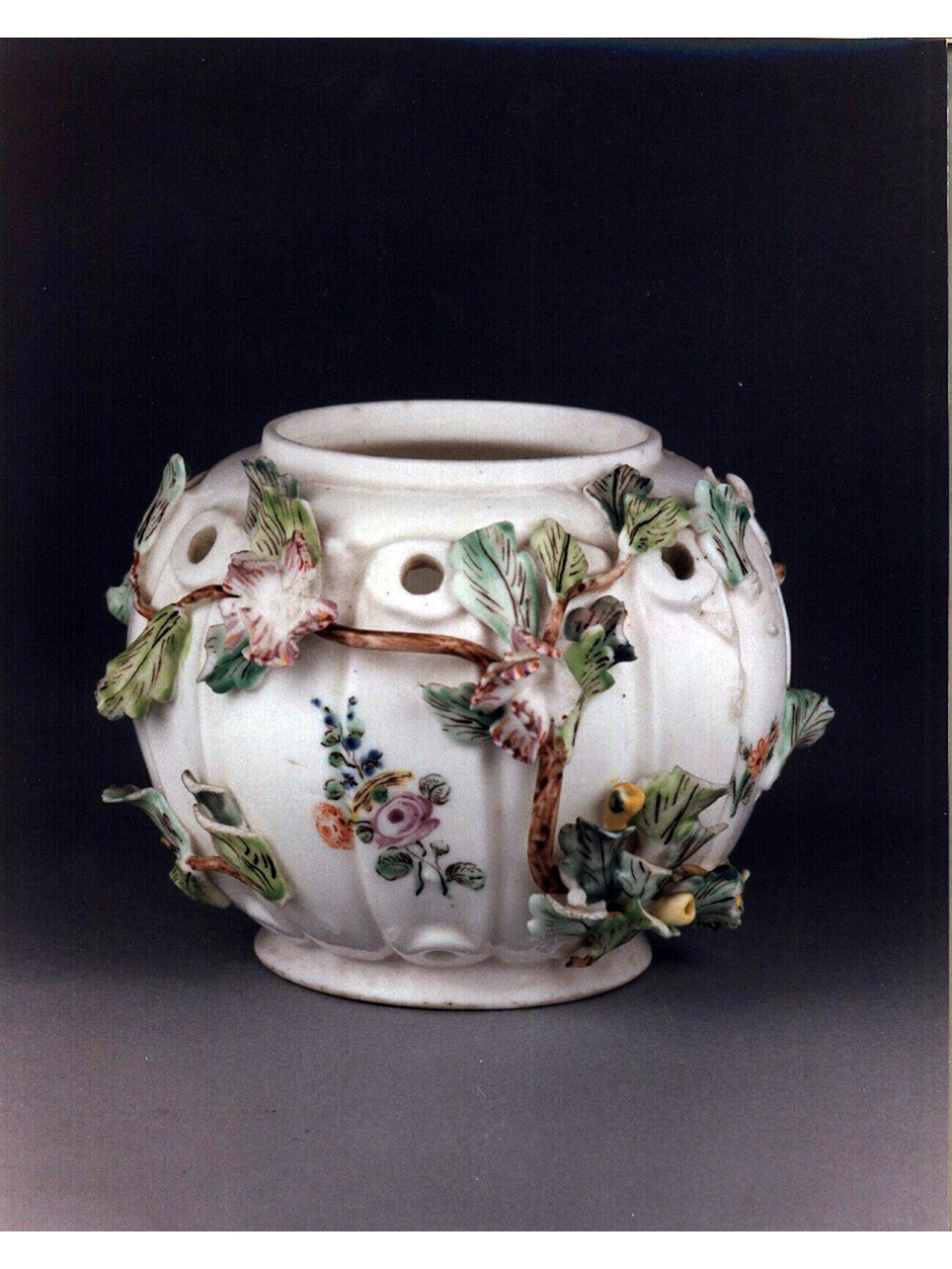 motivi decorativi vegetali (pot-pourri) - manifattura di Mennecy (sec. XVIII)