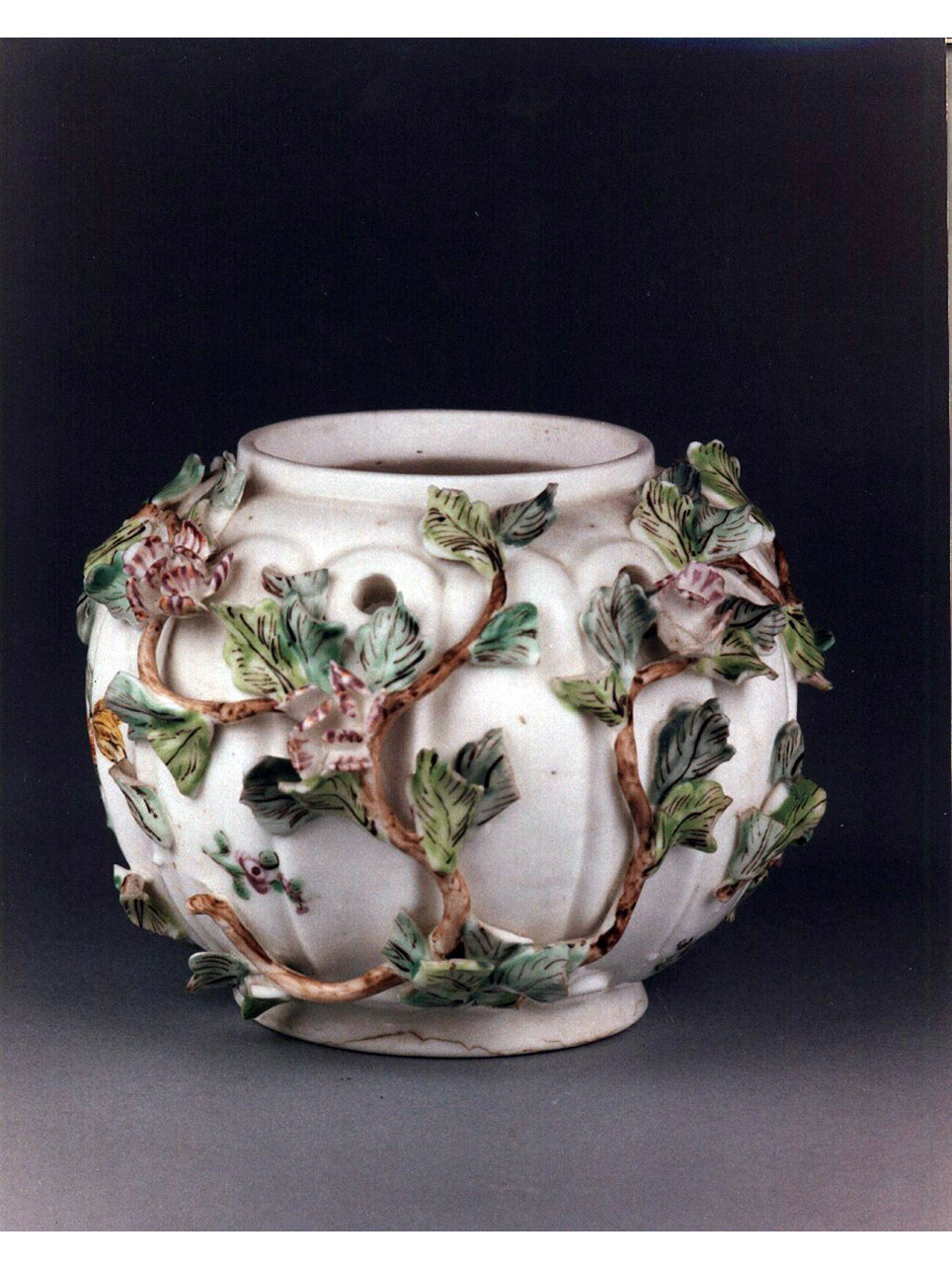 motivi decorativi vegetali (pot-pourri) - manifattura di Mennecy (sec. XVIII)