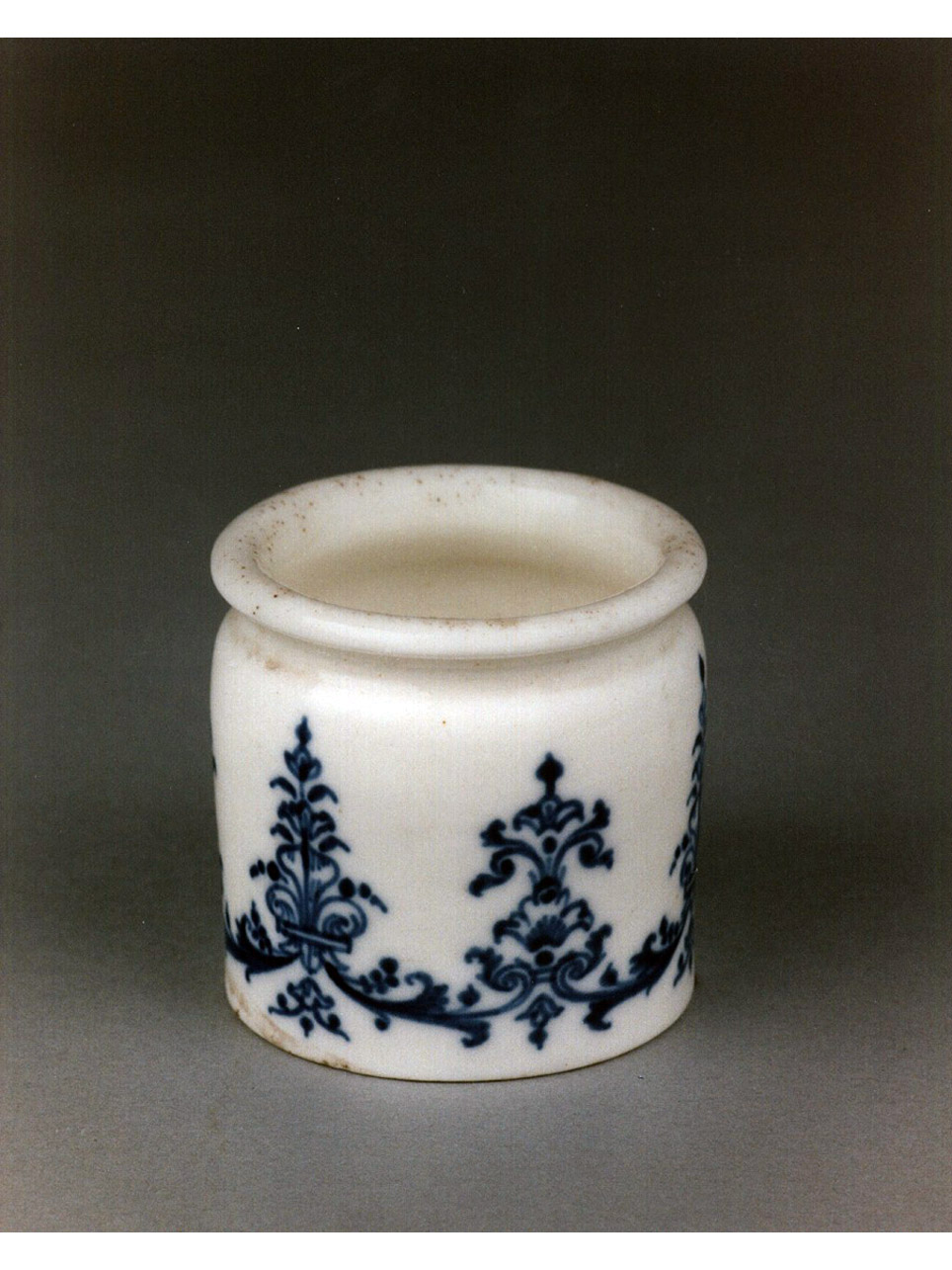 motivi decorativi (vaso) - manifattura di Saint-Cloud (sec. XVIII)