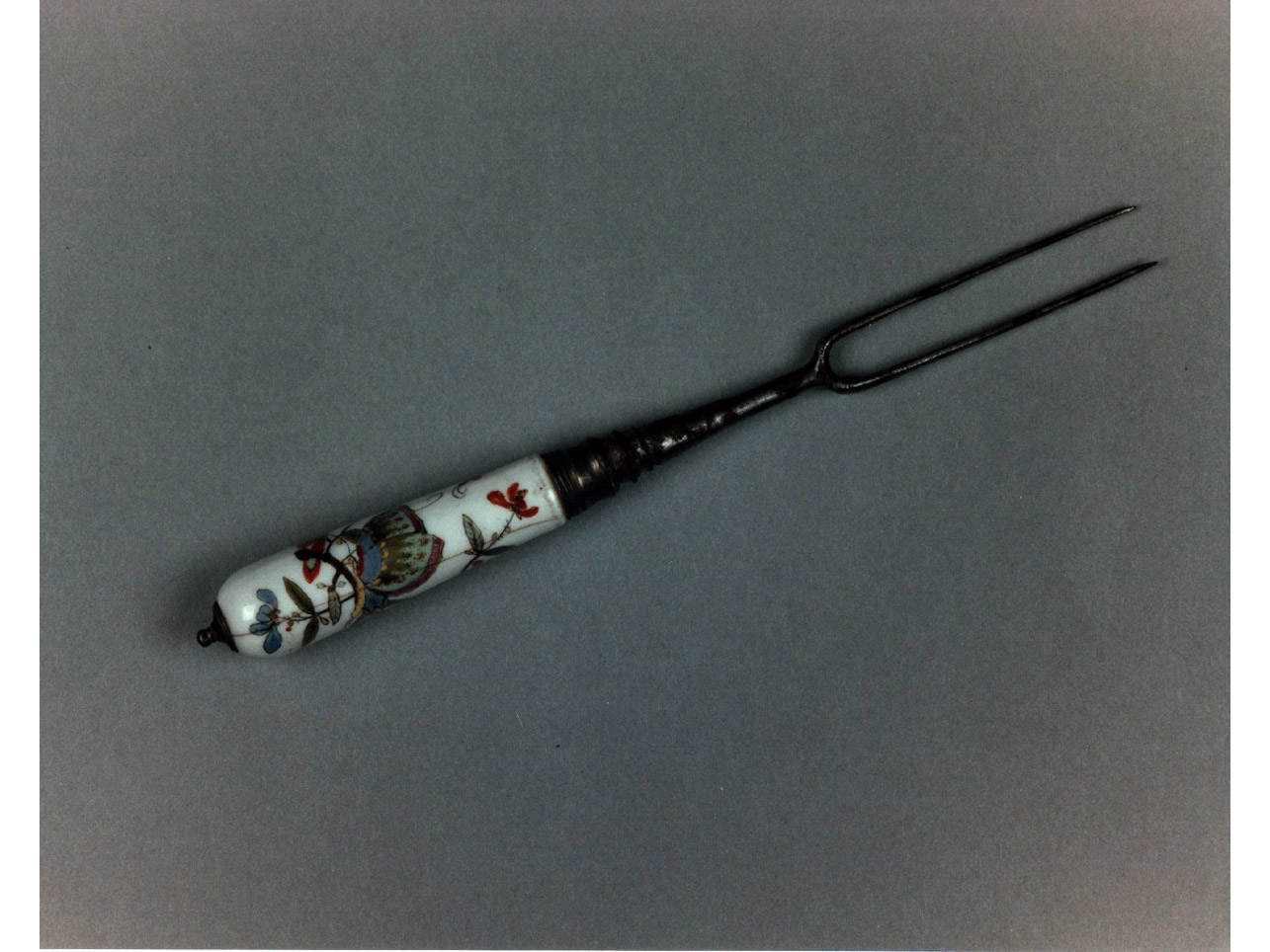 motivi decorativi floreali (forchetta) - manifattura francese (sec. XVIII)