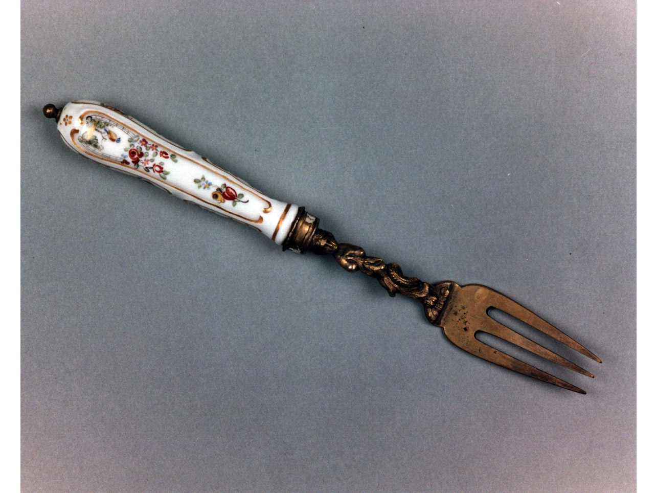motivi decorativi floreali (forchetta) - produzione di Chantilly (sec. XVIII)
