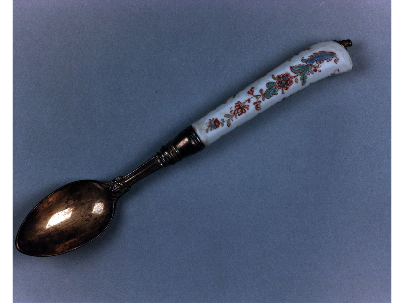 motivi decorativi floreali (cucchiaio) - produzione di Chantilly (sec. XVIII)