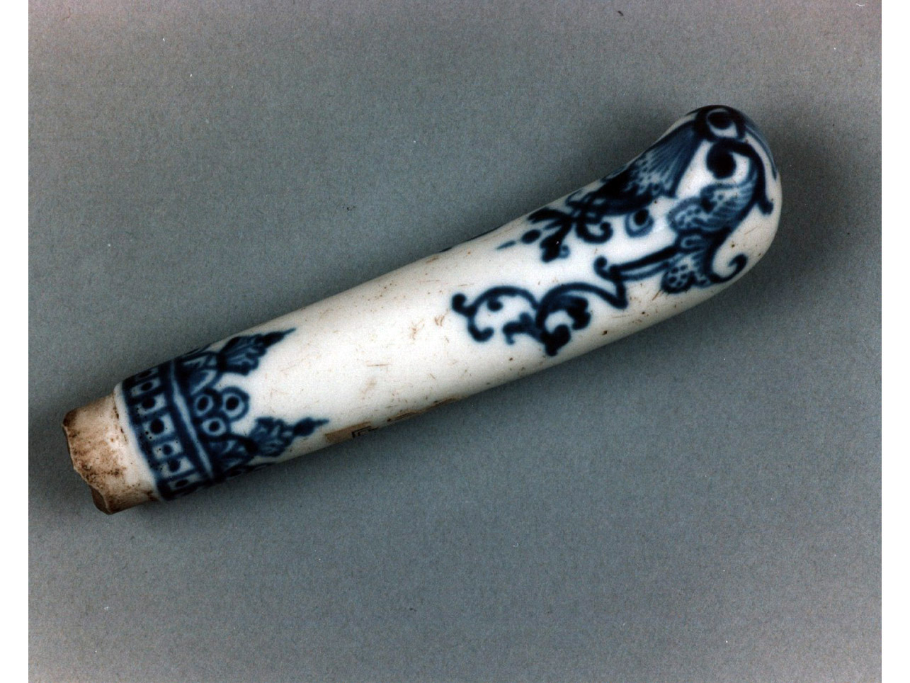 motivi decorativi (coltello, frammento) - manifattura di Saint-Cloud (sec. XVIII)